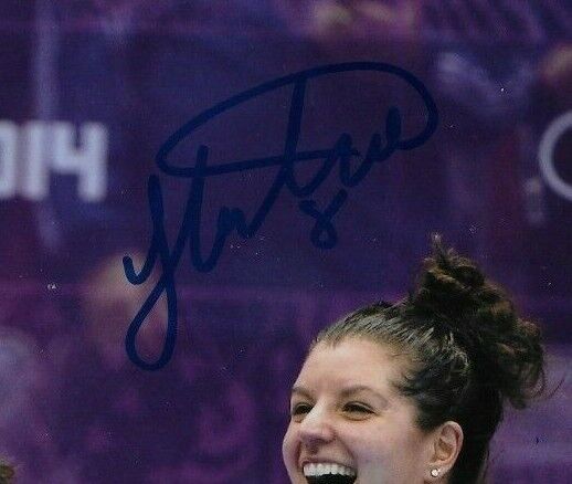 Auto Lauriane Rougeau Rebecca Johnston Laura Fortino Team Canada 2014 8x10 Photo