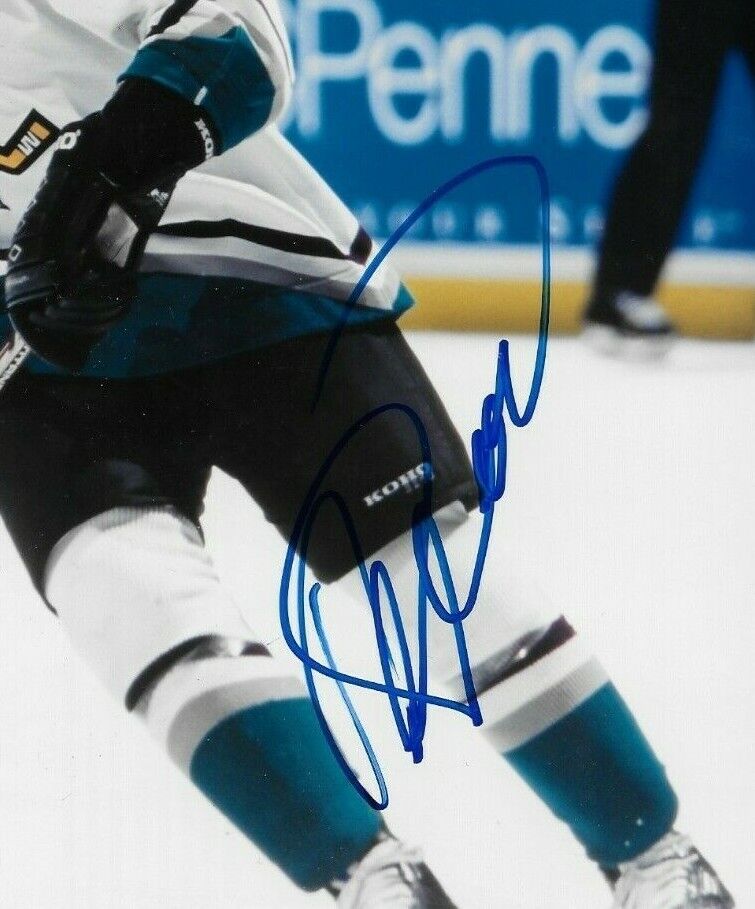 Autographed Anaheim Ducks Hall of Famer Teemu Selanne 8x10 Photo Original