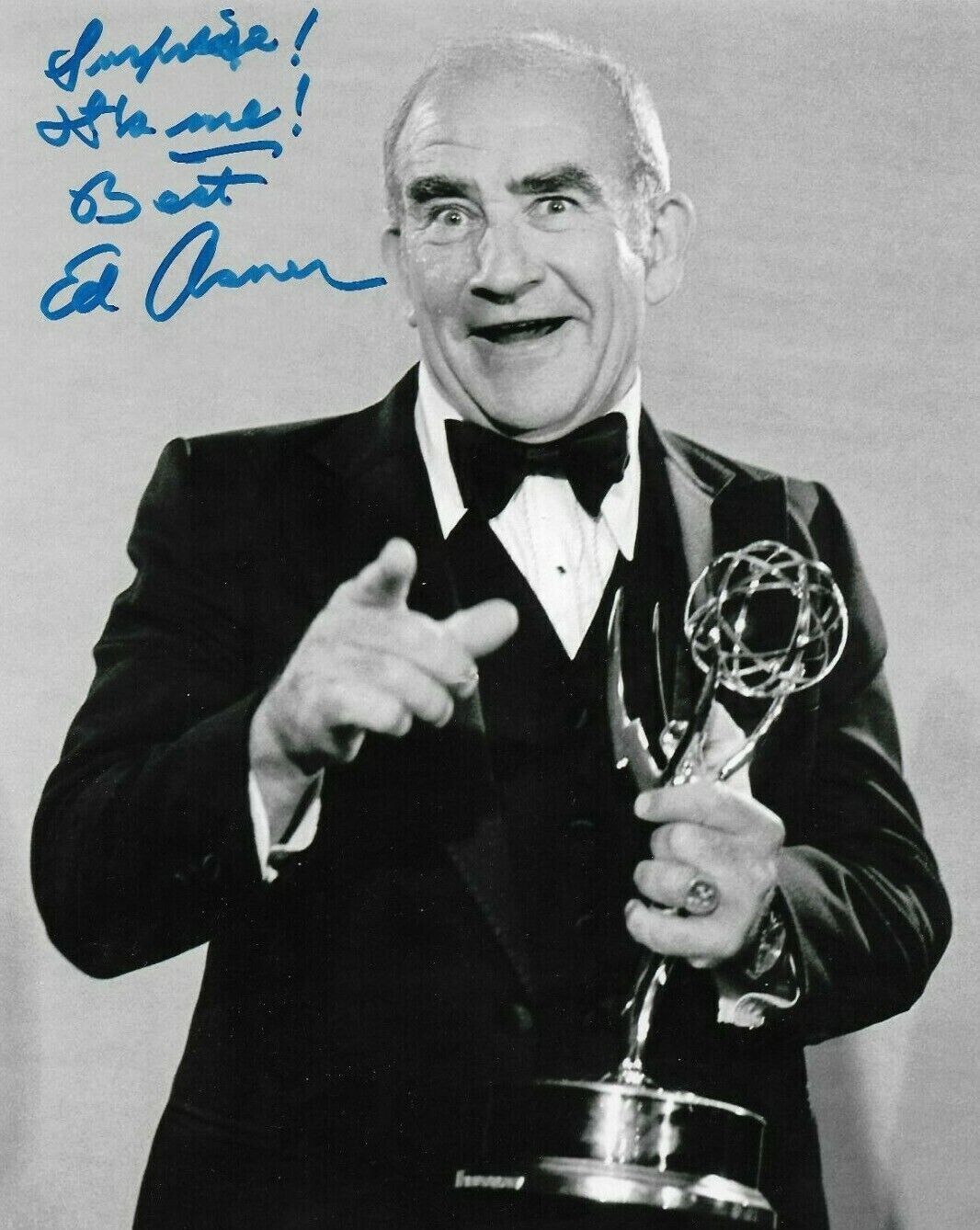 Autographed Award winner Ed Asner signed 8x10 photo
