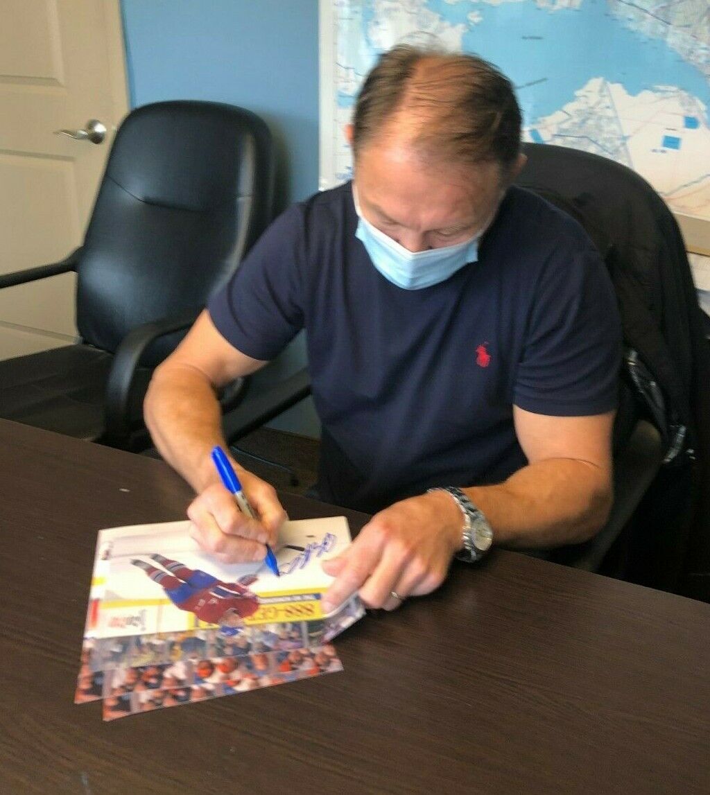 Auto. Montreal Canadiens Oleg Petrov 8x10 Photo with Inscription 93 Stanley Cup