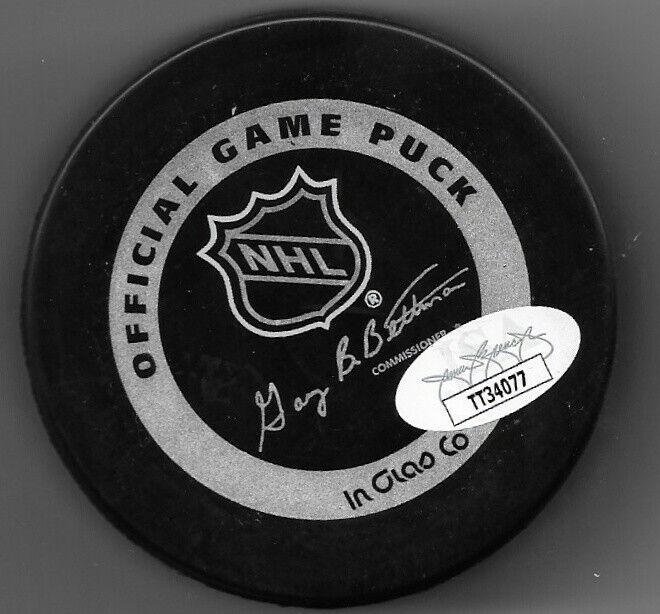 Auto. Detroit Red Wings Chris Chelios Official Game Puck w JSA Authentication