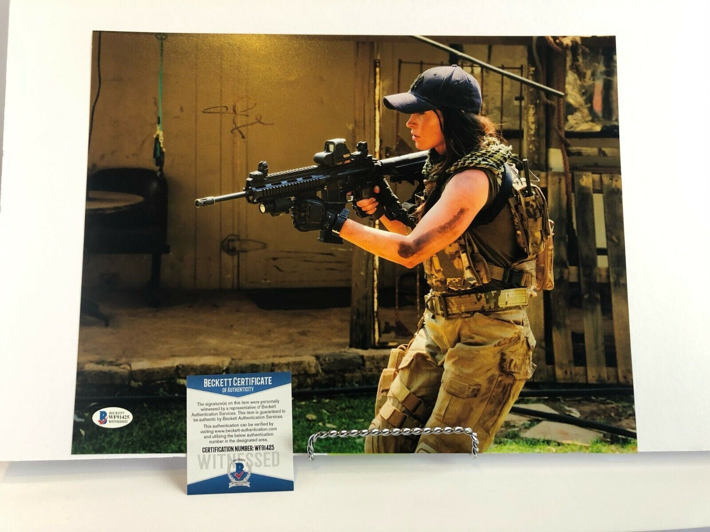 Autographed Megan Fox Rogue 11x14 Photo signed Beckett witnessed