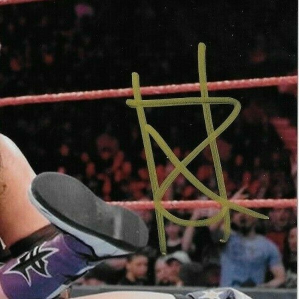 Photo originale autographiée de la WWE 8x10 signée par Erik et Ivar des Vikings Raiders