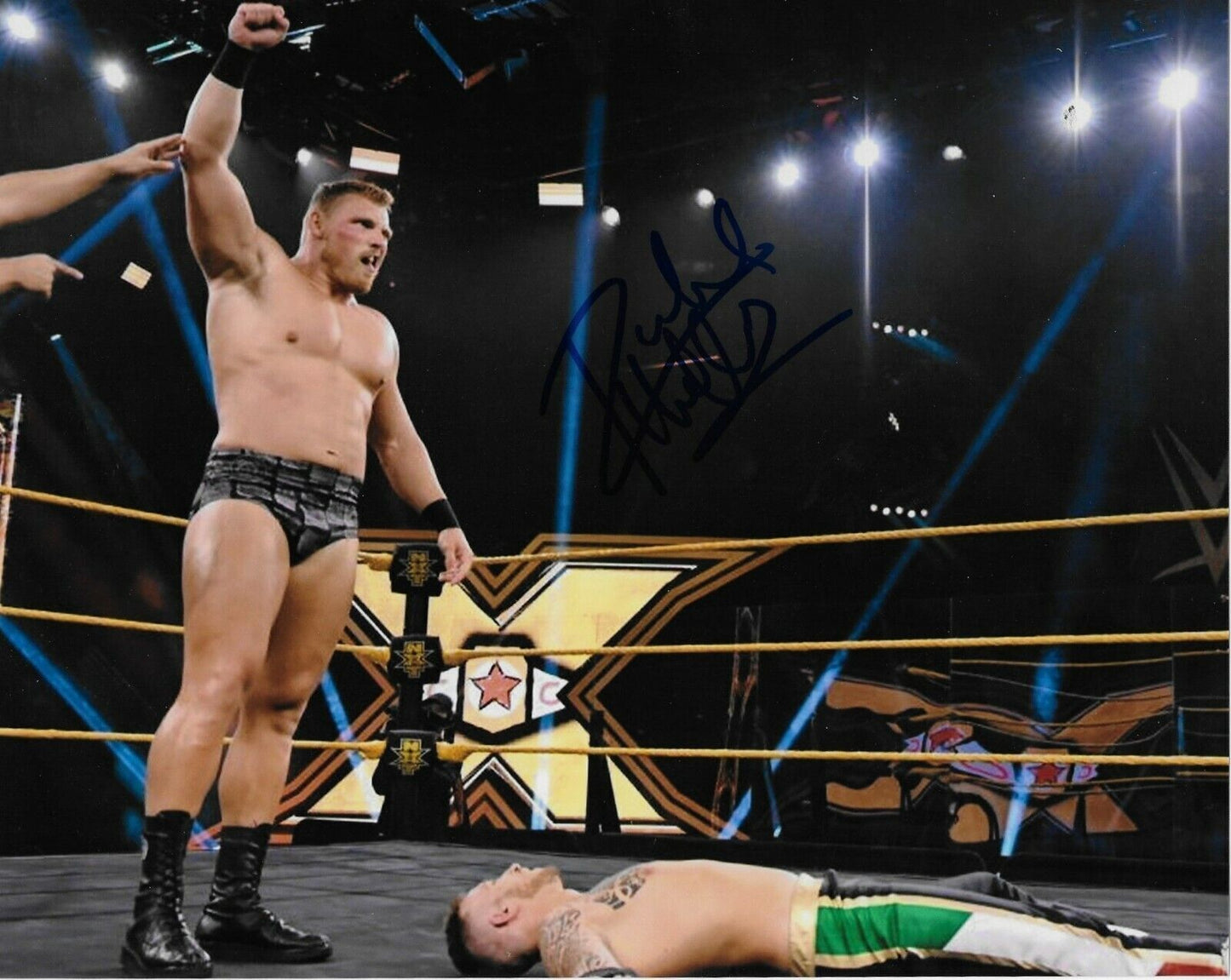 Photo autographiée WWE NXT 8x10 signée par Ridge Holland #3 Original