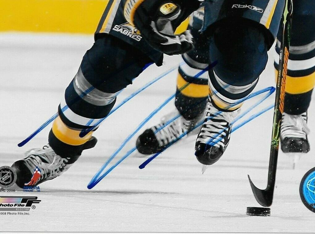 Autographed Buffalo Sabres Thomas Vanek 8x10 Photo #2 Original