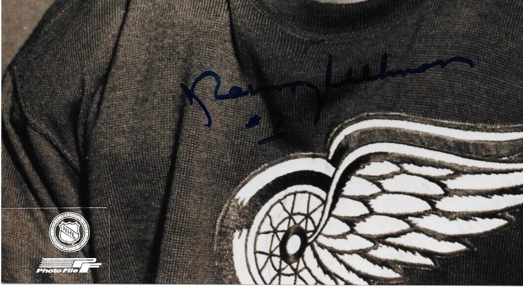 Autographed Hall of Famer Detroit Red Wings Bill Gadsby 8x10 Photo Original