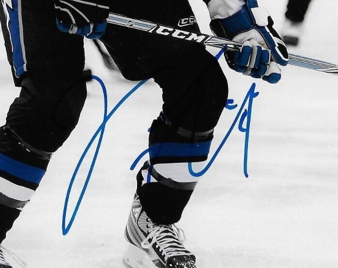Autographed Tampa Bay Lightning Vincent Lecavalier 8x10 Photo #2 Original