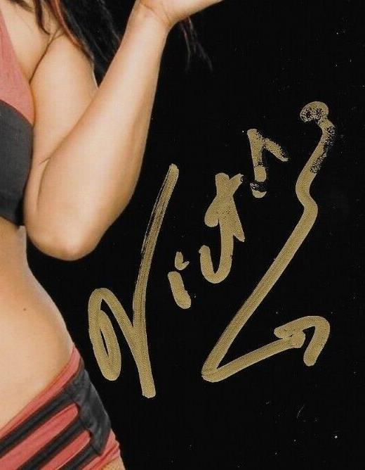 Photo autographiée de la catcheuse Lisa Marie Varon signée WWE NXT 8x10 #5 Original