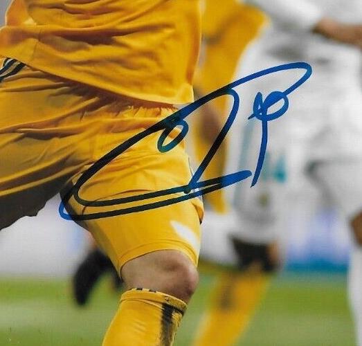 Autographed Gonzalo Higuain Juventus Soccer 8x10 Photo 2 with JSA Authentication