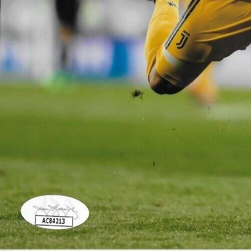 Autographed Gonzalo Higuain Juventus Soccer 8x10 Photo 2 with JSA Authentication