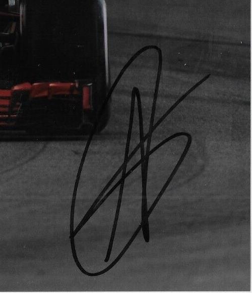 Pilote de Formule 1 Ferrari dédicacé Antonio Giovinazzi 8x10 Photo #12 Original