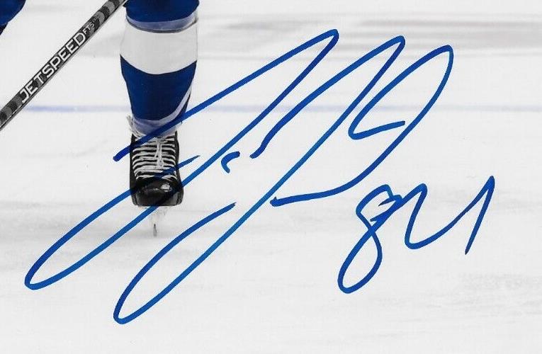 Autographed Tampa Bay Lightning Tanner Jeannot 8x10 Photo Original