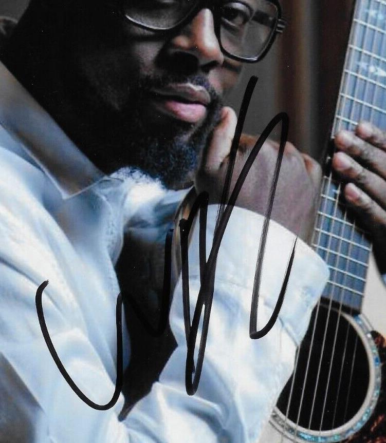 Photo originale dédicacée de Wyclef Jean, star du reggae, format 8x10