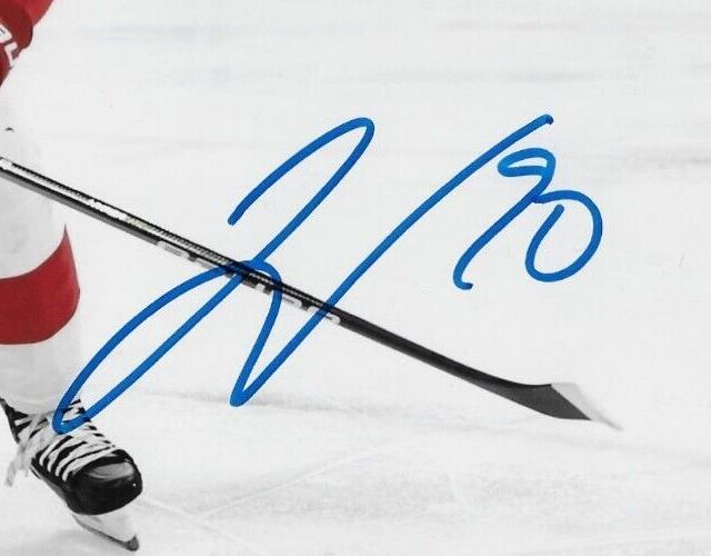 Autographed Detroit Red Wings Joe Veleno 8x10 Signed Photo #11 Original