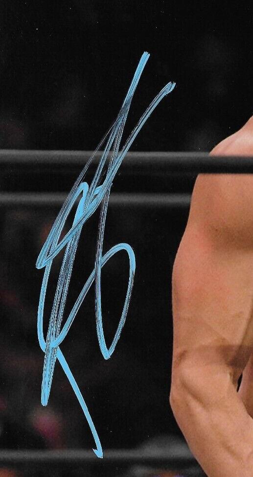 Photo AEW 8x10 signée par Roderick Strong, catcheur, n°2, originale