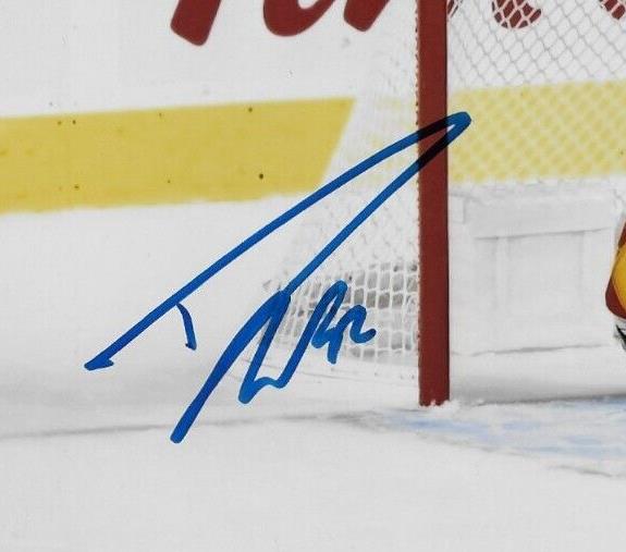 Photo autographiée 8x10 de Dustin Wolf des Flames de Calgary #4 originale