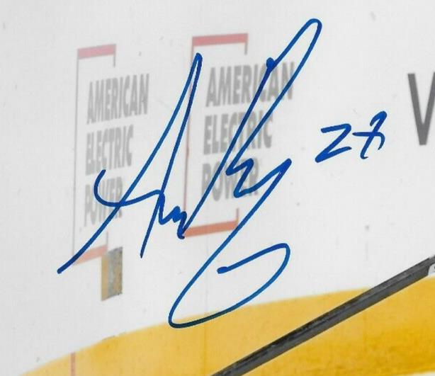 Photo 8x10 autographiée par Adam Boqvist des Blue Jackets de Columbus #2