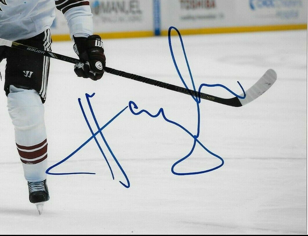 Photo autographiée 8x10 de Martin Hanzal des Coyotes de l'Arizona n°1