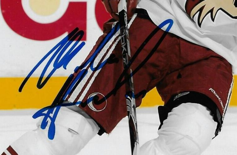 Photo autographiée 8x10 de Martin Hanzal des Coyotes de l'Arizona n°2