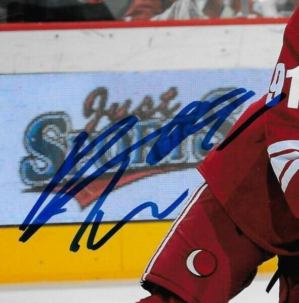 Photo autographiée 8x10 de Kyle Turris des Coyotes de l'Arizona n°1