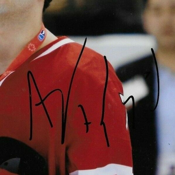 Photo originale signée Angelo Esposito, Championnats du monde juniors 2009, Équipe Canada, 8x10, n° 1