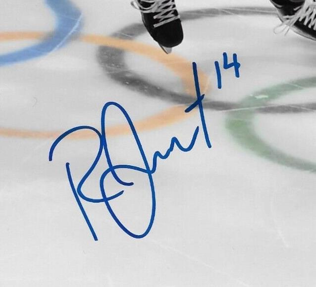 Signed Renata Fast Team Canada Womens Hockey Olympics 8x10 Photo #1 Original