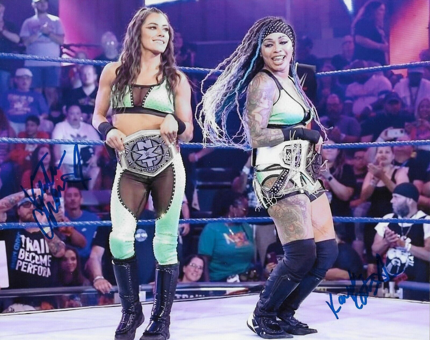 Photo dédicacée 8x10 de Kayden Carter et Katana Chance de la WWE NXT #2 originale