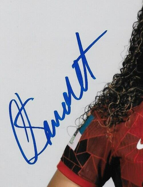 Photo autographiée 8x10 de l'équipe canadienne de soccer féminin d'Olivia Smith #3