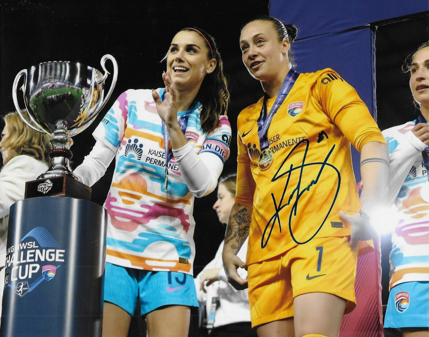 Photo autographiée 8x10 de Kailen Sheridan, équipe canadienne de soccer féminin, n° 2