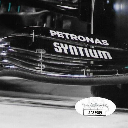 Photo 8x10 signée George Russell Mercedes Racing Formula 1 #1 Authentification JSA