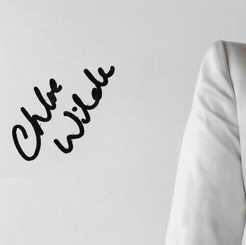 Signed Chloe Wilde VJ Much Music E Talk Host Autographed 8x10 Photo #1 Original