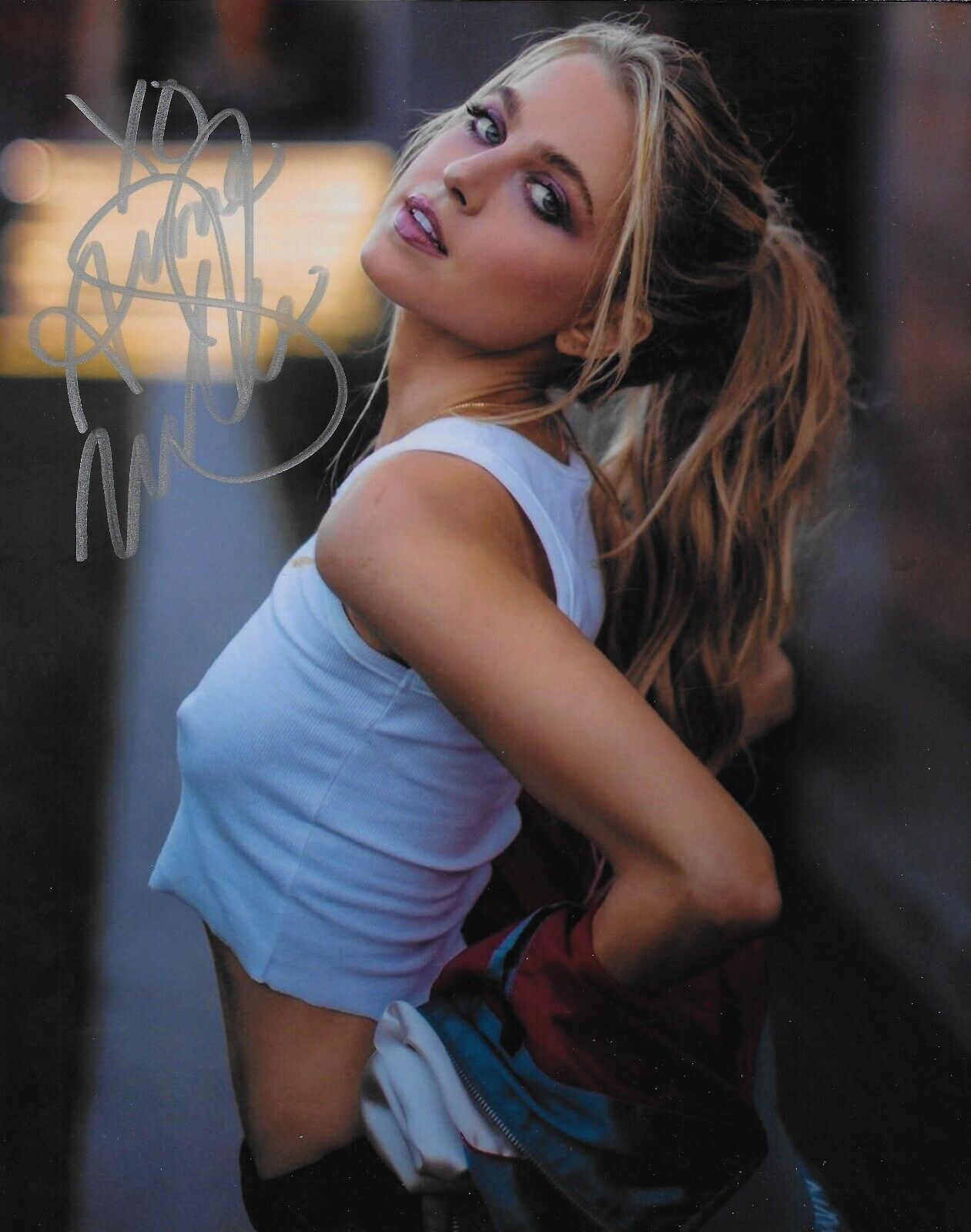 Photo dédicacée 8x10 de Anne Winters The Orville 13 Reasons Why 2 originale