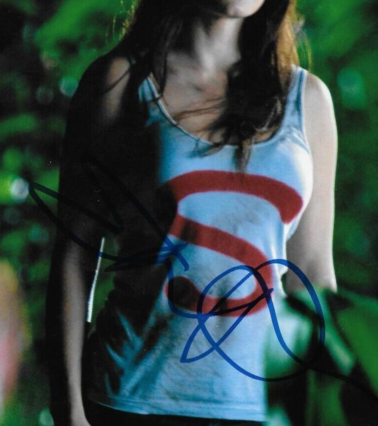 Photo 8x10 signée par Erica Durance et autographiée de Supergirl #2