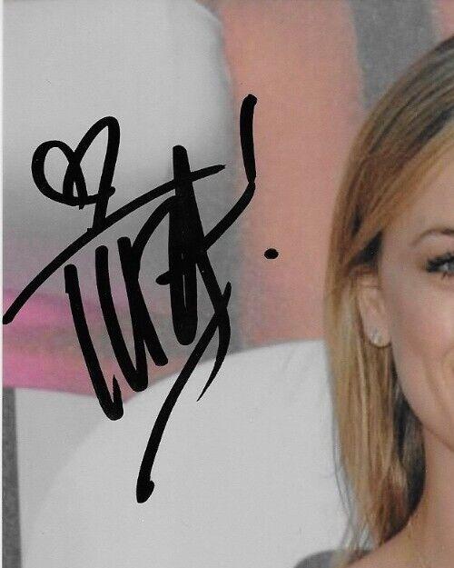 Signed Iliza Shlesinger Last Comic Standing Autographed 8x10 Photo #6 Original