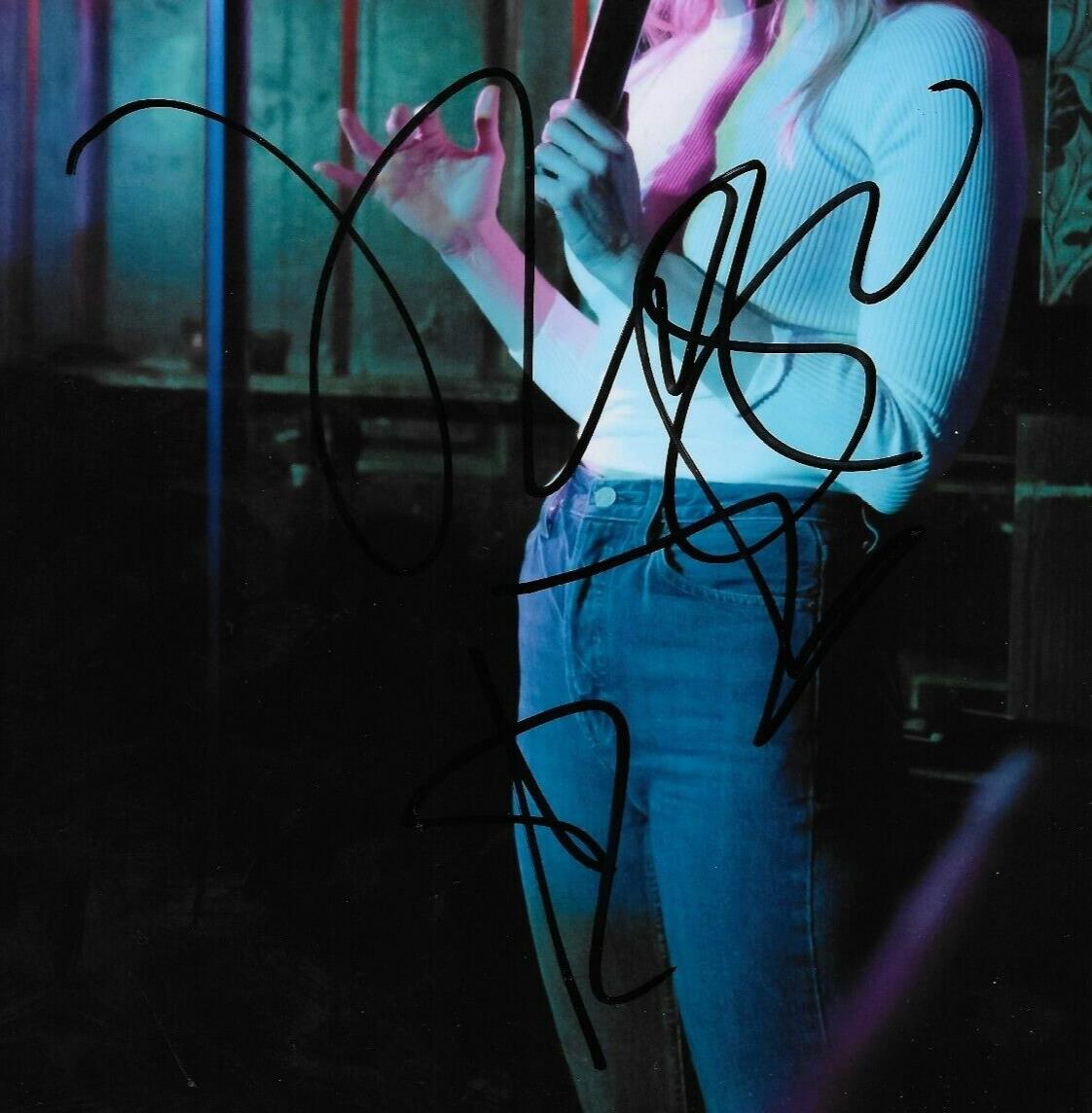 Photo autographiée 8x10 de la comédienne Nikki Glaser n°2 originale