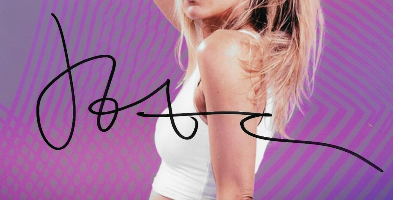 Signed Nikki Glaser Comedian Autographed 8x10 Photo #8 Original