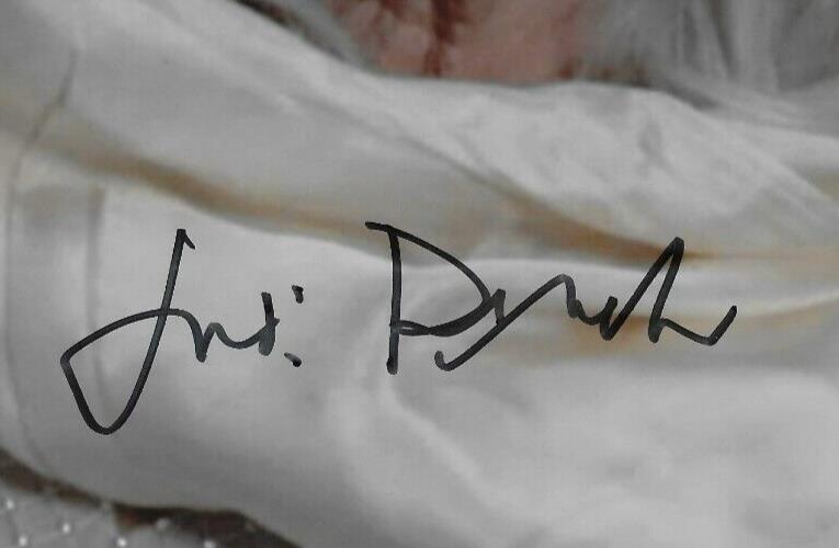 Signed Judi Dench The Chronicles of Riddick Original 8x10 Photo #9 Original