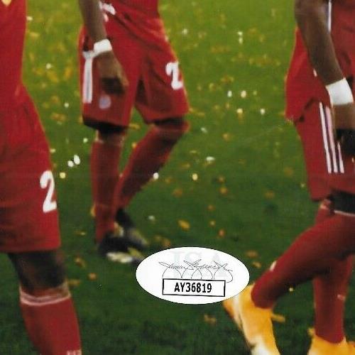 Signed Alphonso Davies FC Bayern Munich Soccer 8x10 Photo #5 JSA Authentication