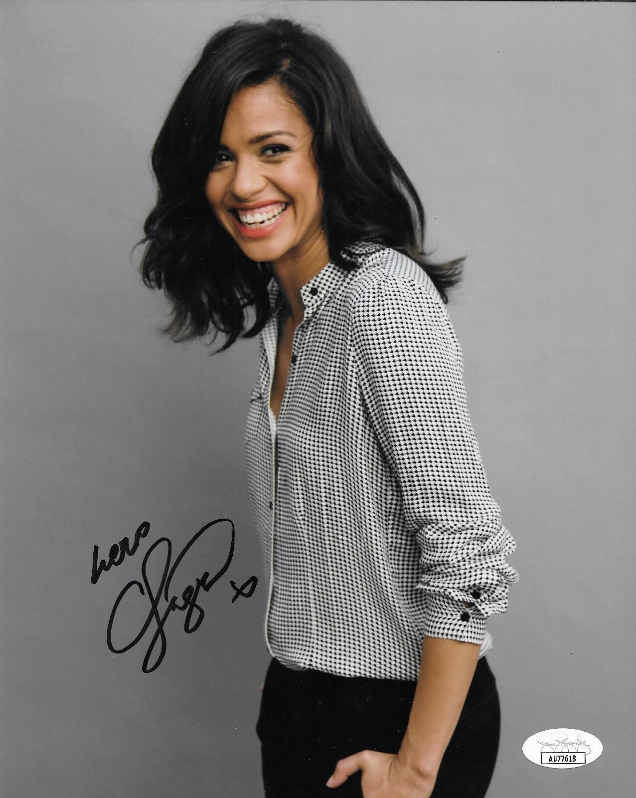 Photo autographiée 8x10 de Doctor Who signée Gugu Mbatha-Raw #2 JSA Authentication