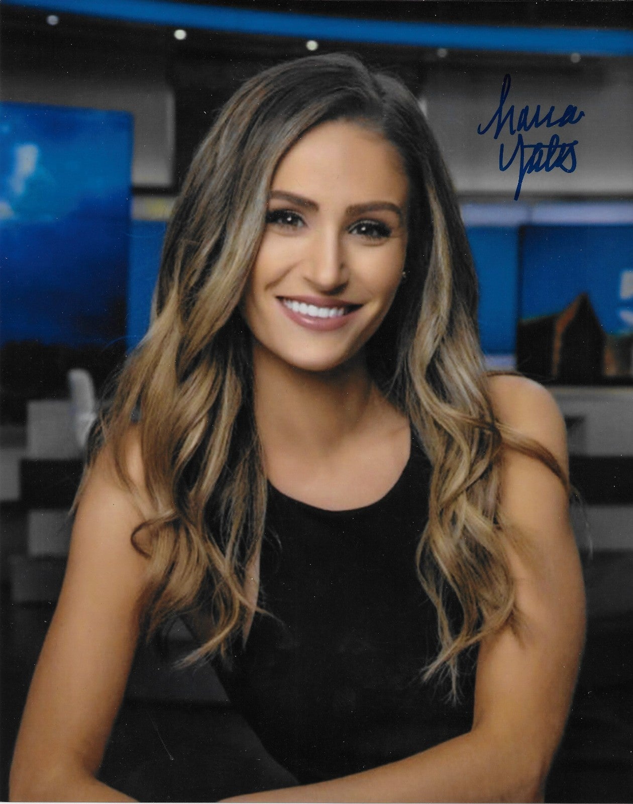 Signed Hanna Yates Carolina Hurricanes Broadcaster 8x10 Photo #2 Original