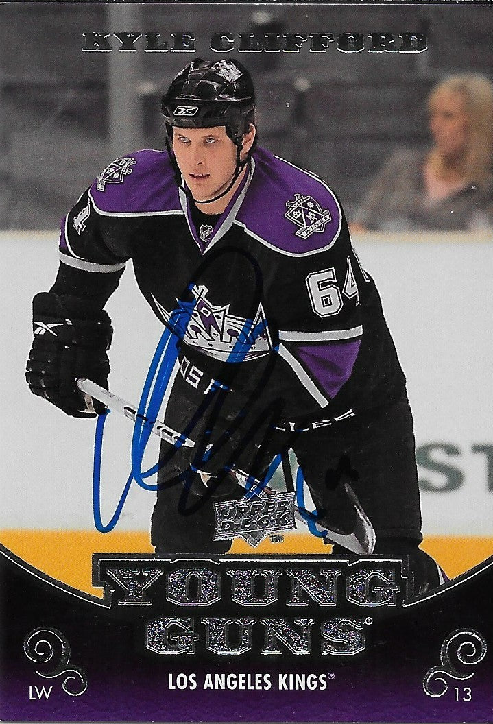 Signed Kyle Clifford Young Guns 2010-11 UD Los Angeles Kings Rookie Card