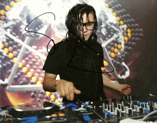 Autographed DJ Skrillex Sonny Moore Bangarang 8x10 Photo 2
