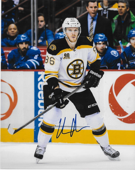 Autographed Boston Bruins Kevan Miller 8x10 Photo