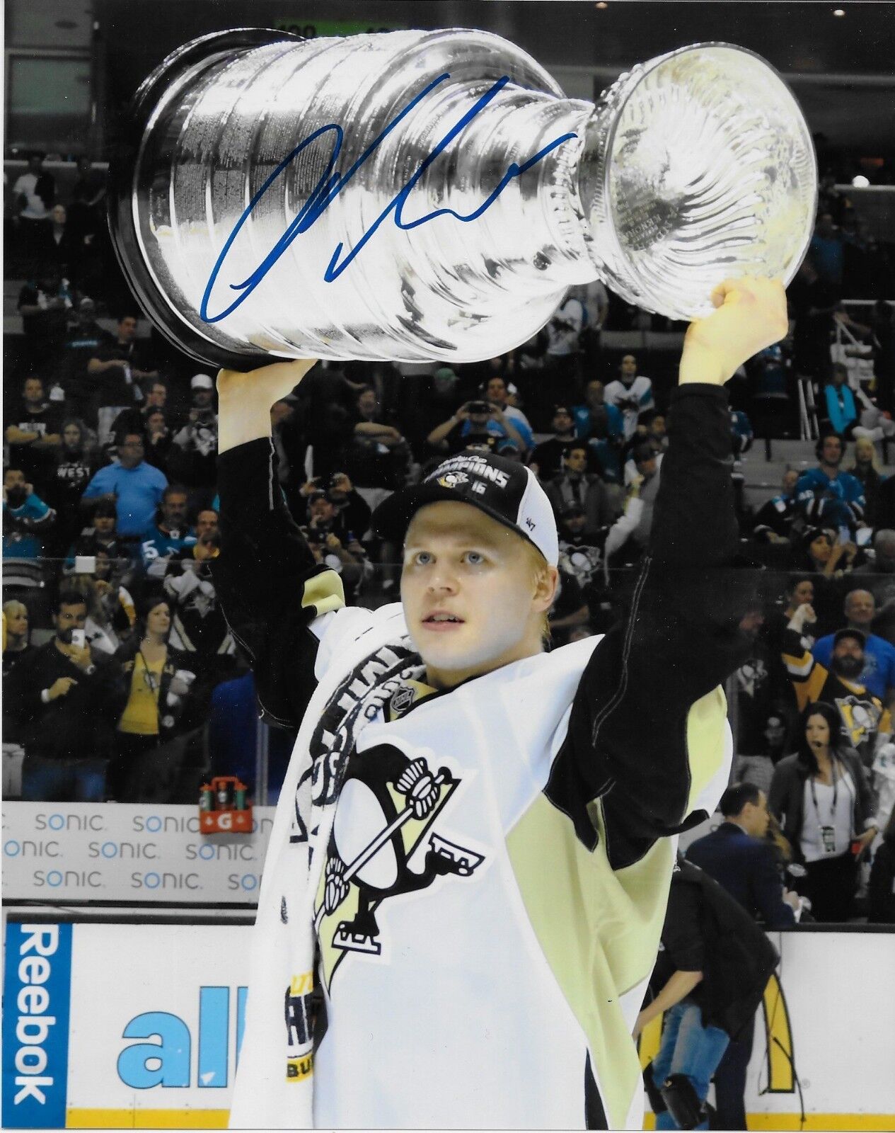 Autographed Pittsburgh Penguins Olli Maatta Stanley Cup 8x10 Photo Original