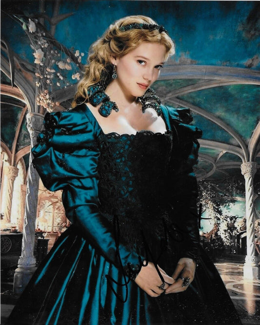 Autographed Lea Sedoux signed 8x10 Photo