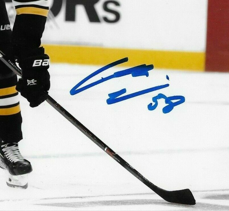 Photo autographiée 8x10 des Boston Bruins par Urho Vaakanainen, Providence Bruins Original
