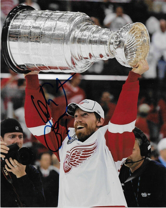 Autographed Detroit Red Wings Mikael Samuelsson Stanley Cup 8x10 Photo Original