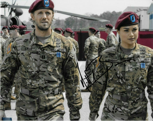 Photo autographiée de Matt Barr au format 8x10 de Valor, Hellcats et Sleepy Hallow