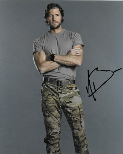 Photo autographiée de Matt Barr 8x10 pouces Sleepy Hallow Blood &amp; Treasure Valor 2