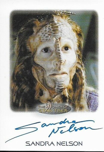 Carte autographiée de Sandra Nelson dans le rôle de Marayna tirée des femmes de Star Trek Voyager